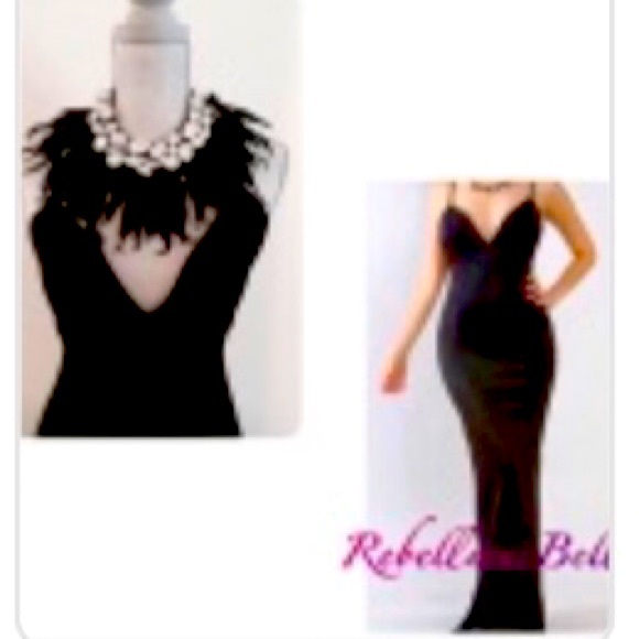 Black Gown - Picture 2 of 3